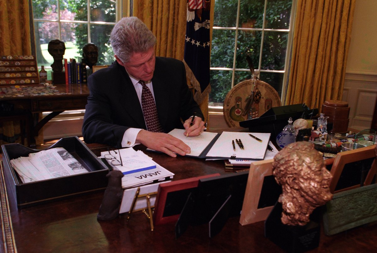 policourage's tweet photo. Upon signing 13087, Pres Clinton said,
"Individuals should not be denied a job on the basis of something that has no relationship to their ability to perform the work."

Courageous leadership should be recognized.

Today in the #PoliticalCourage #Podcast https://t.co/umSsEkVprM