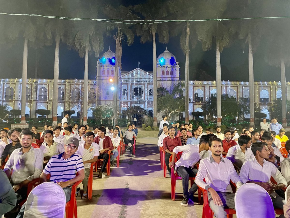 Profofbotany's tweet photo. Mahmudabad hall celebrates ‘Ude Re Gulal’#OPSir https://t.co/GoRwe2CMCj