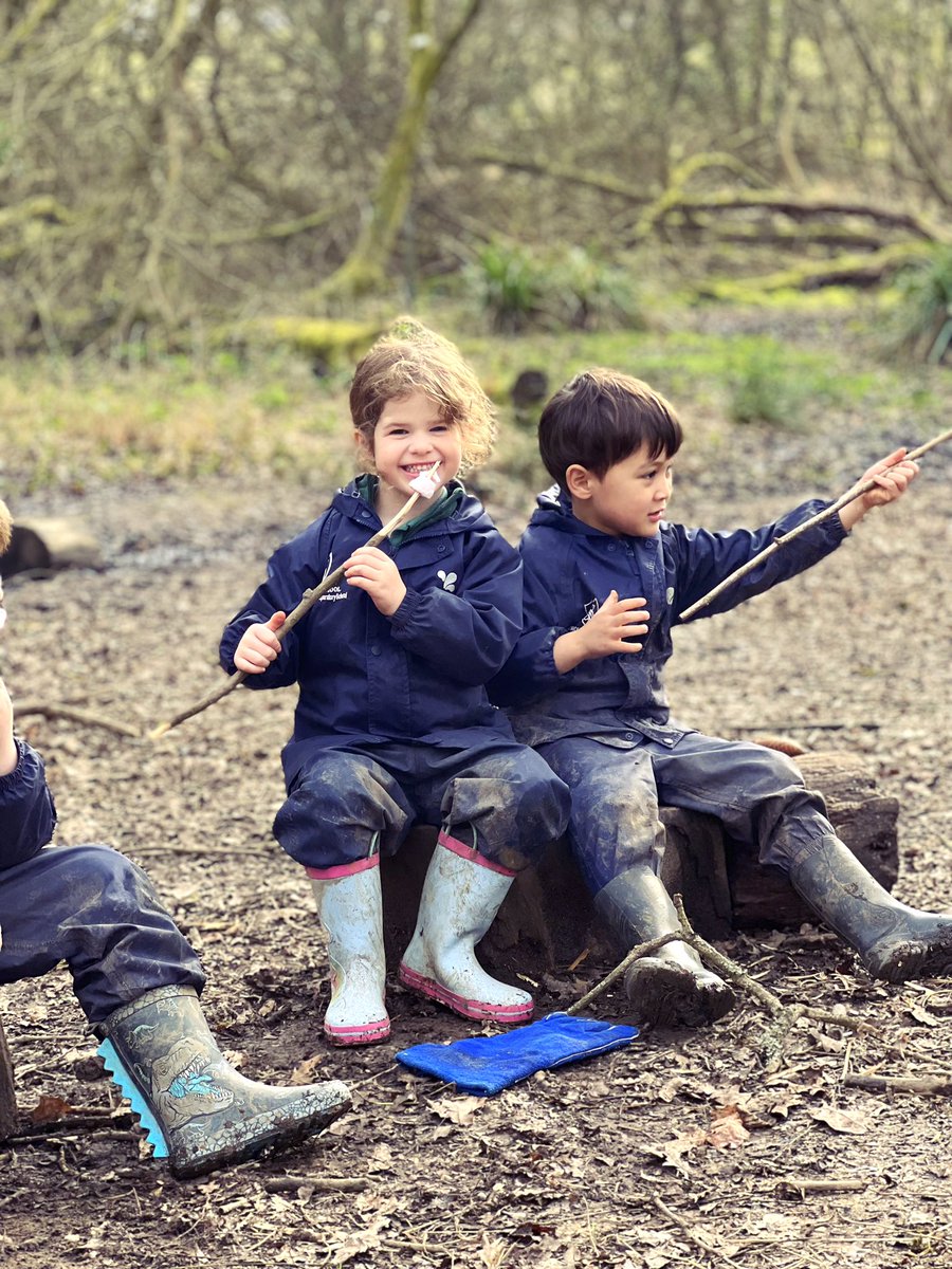 KESPreparatory's tweet photo. #StroudReception enjoyed a fire and marshmallows in #ForestSchool today. Marshmallows always taste best toasted on a fire in the great outdoors. #StroudSchool #StroudEY #StroudOutdoors #childhood #EYFS https://t.co/FUc0CoJRoV