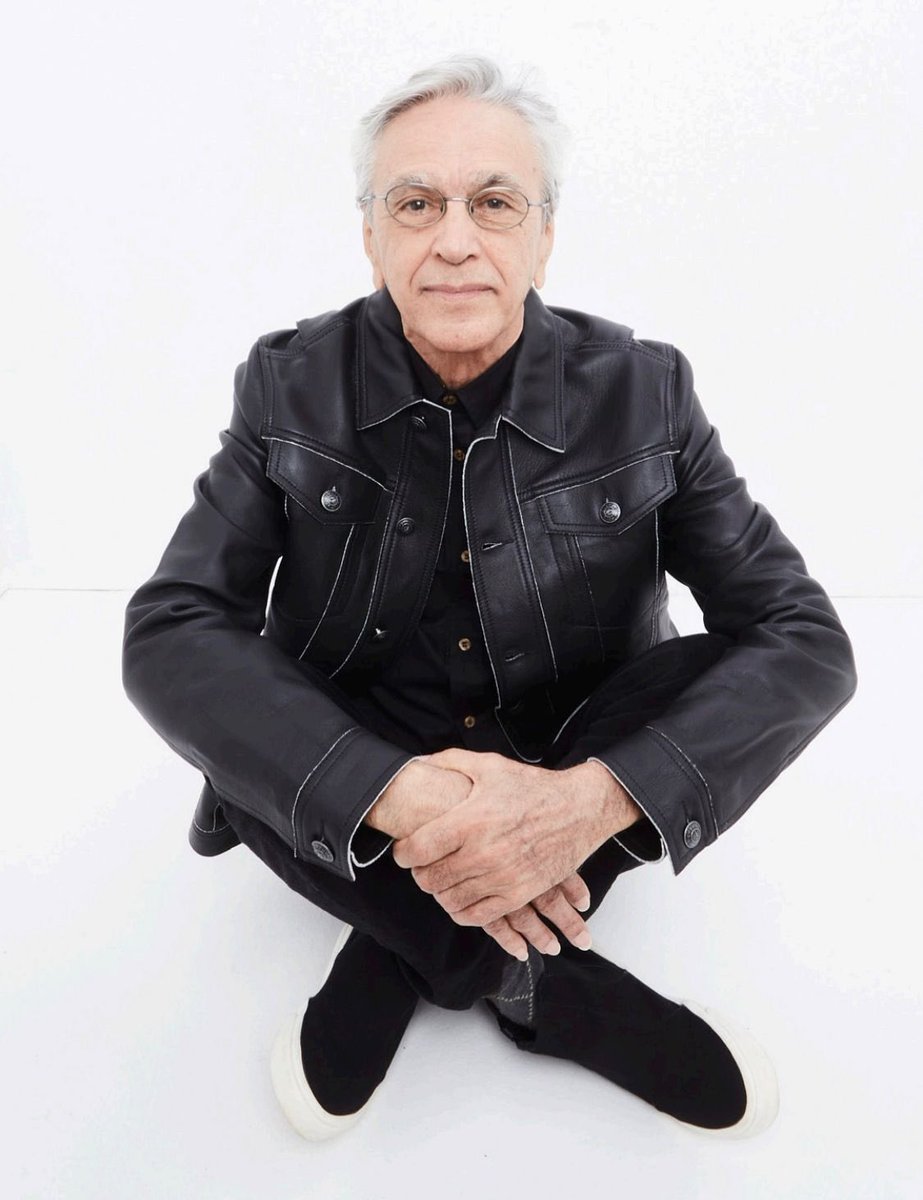 caetanoveloso's tweet photo. Alô, pessoal! Quem aí está animado para assistir aos shows da turnê #MEUCOCO? 

Falta menos de um mês para a estreia e por aqui já estamos ansiosos! 

Confira a agenda no site: https://t.co/iQa55XaNoT e garanta já o seu ingresso!

📸: Fernando Young https://t.co/L22dfyrveM