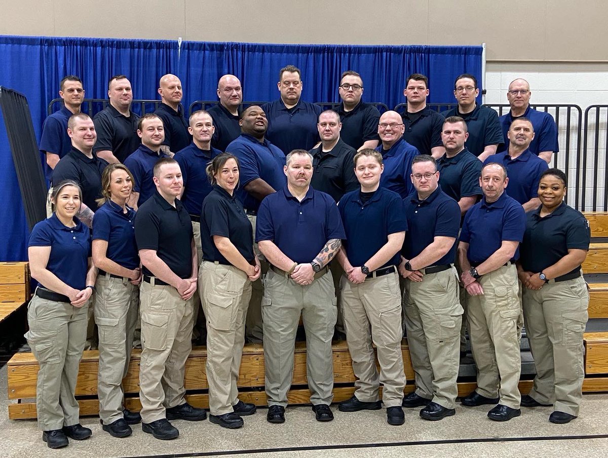 IndianaLawEnfo1's tweet photo. The 24th Tier II Class is only a few weeks from graduating! A few βbehind the scenesβ pictures of their official photo that weβll post later. πΈ #TierIIPolice #IndianaPolice #HospitalPolice https://t.co/QCSPCILuM6