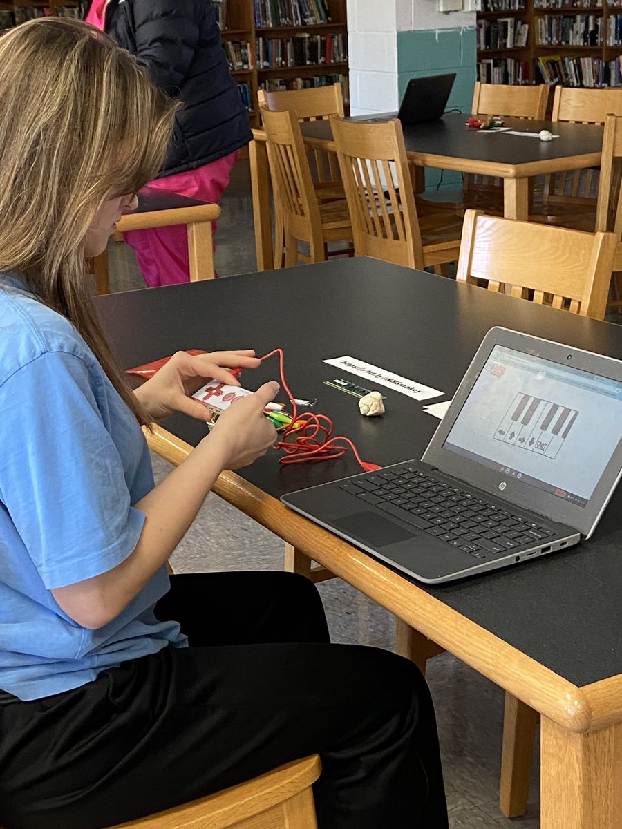 CGibbsITL's tweet photo. Ms. Burn’s English IV students are completing a creative project related to the themes in the Tragedy of Macbeth using @scratch and @makeymakey. @amy21bennett @aalilley https://t.co/1u4aoeDupB