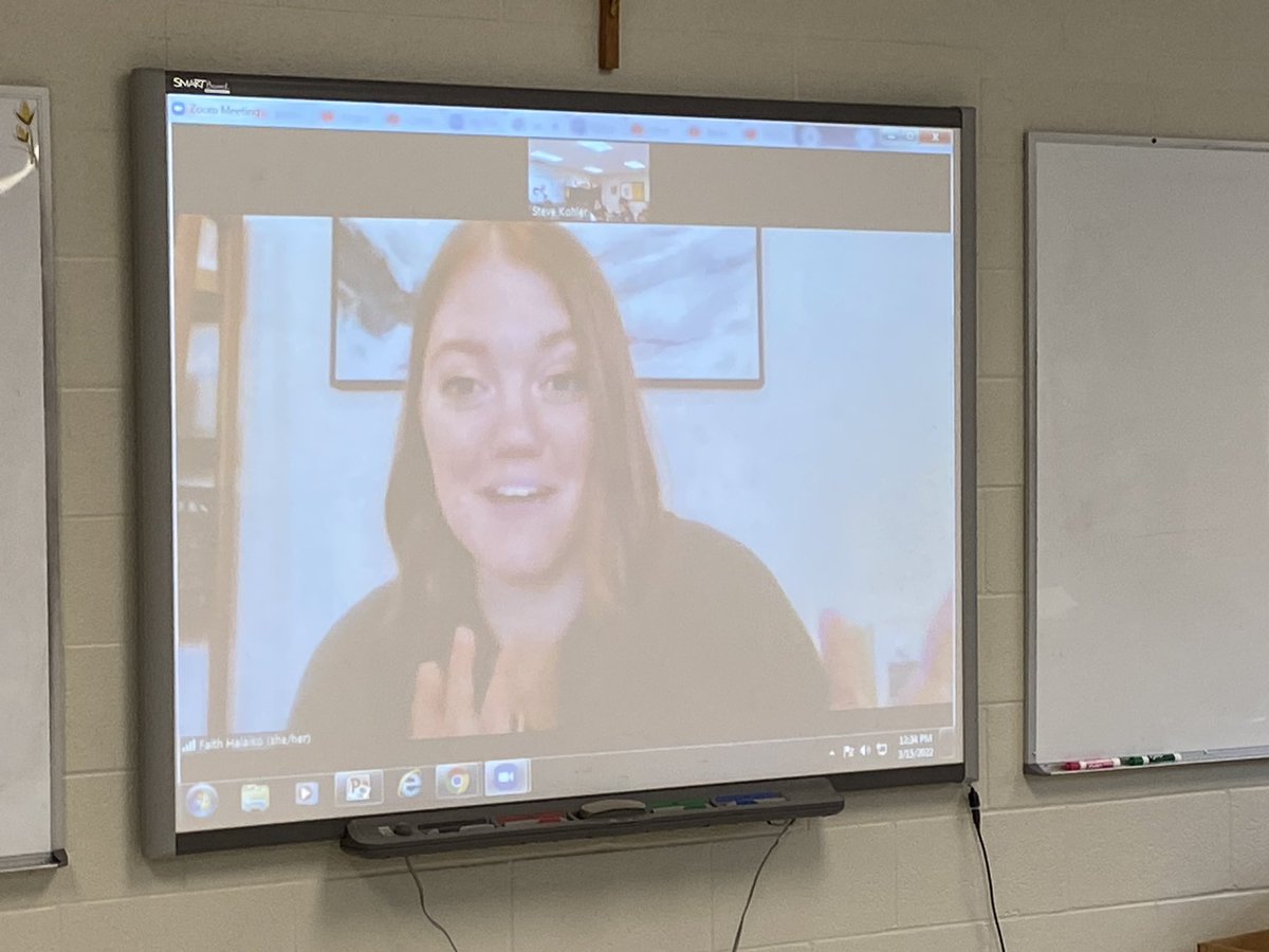 KohlerSj's tweet photo. “Don’t be afraid of the future.  It all makes sense”.  That’s one of the messages that Faith Oltman Halaiko (SMCC 07) shared with my TLC class today.   Faith is currently the Director of Communications for the Peace Corps.   Thanks Faith for sharing your time with us today!!! https://t.co/uTuUZnMlIJ