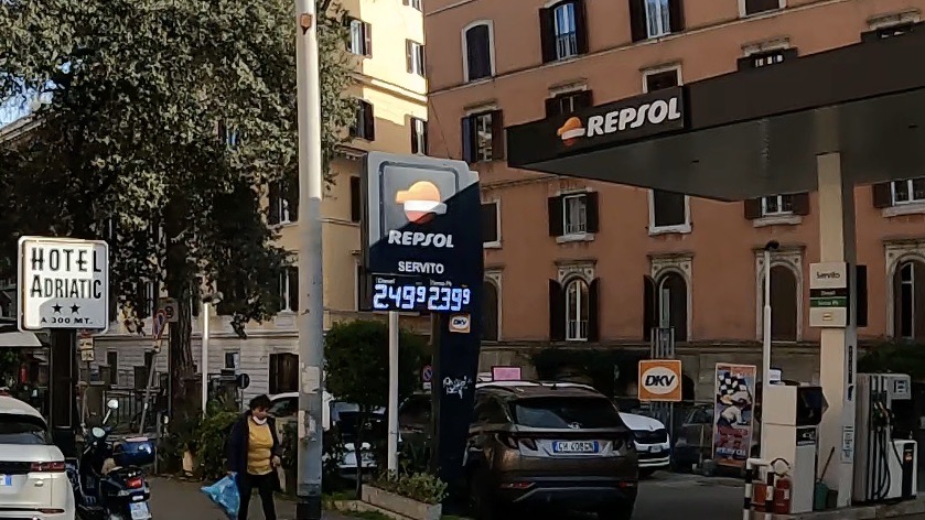 Ahi ahi ahi

#benzina #diesel