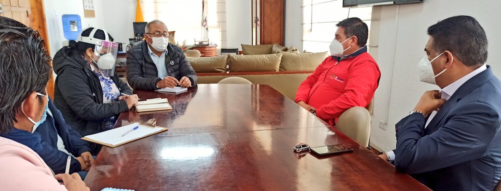 FerchoCA1398's tweet photo. BUENAS NOTICIAS | Coordinación de trabajo de @AgriculturaChim y el #EMMPA de Riobamba, para el proceso de carnetización de productores de Chimborazo, que les permite el ingreso a los agricultores a este espacio, para la comercialización de sus productos. #JuntosLoLogramos https://t.co/YD6s9OVHvr