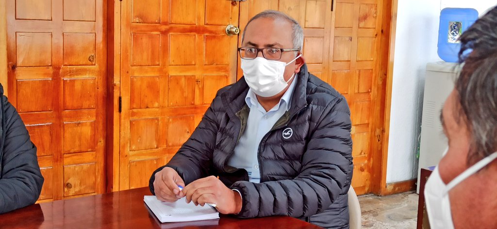 FerchoCA1398's tweet photo. BUENAS NOTICIAS | Coordinación de trabajo de @AgriculturaChim y el #EMMPA de Riobamba, para el proceso de carnetización de productores de Chimborazo, que les permite el ingreso a los agricultores a este espacio, para la comercialización de sus productos. #JuntosLoLogramos https://t.co/YD6s9OVHvr