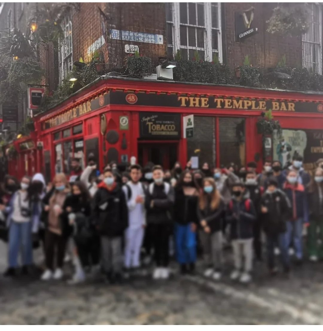 IESrycMadrid's tweet photo. Un grupo de alumnos de ESO disfrutan esta semana de unas jornadas culturales y de profundización de competencias lingüísticas en Dublin y alrededores. ¡¡¡Aprovechad al máximo la experiencia, chicos!!! https://t.co/TTwRdEqXXh