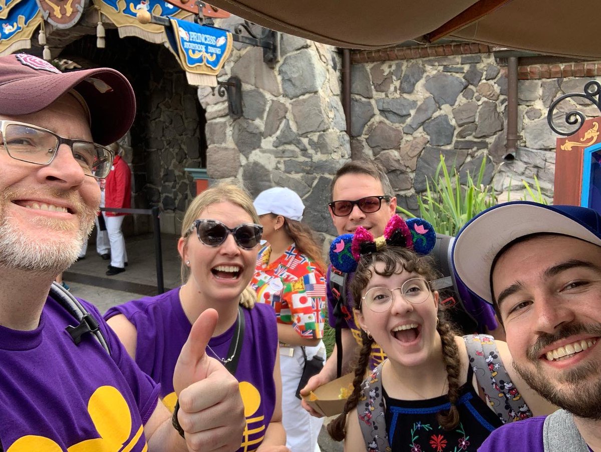 BshsChoirs's tweet photo. 10,000 steps before noon? Must be Day 1 of #BSHSChoirOrlandoTakeover https://t.co/jPfxOksvEZ