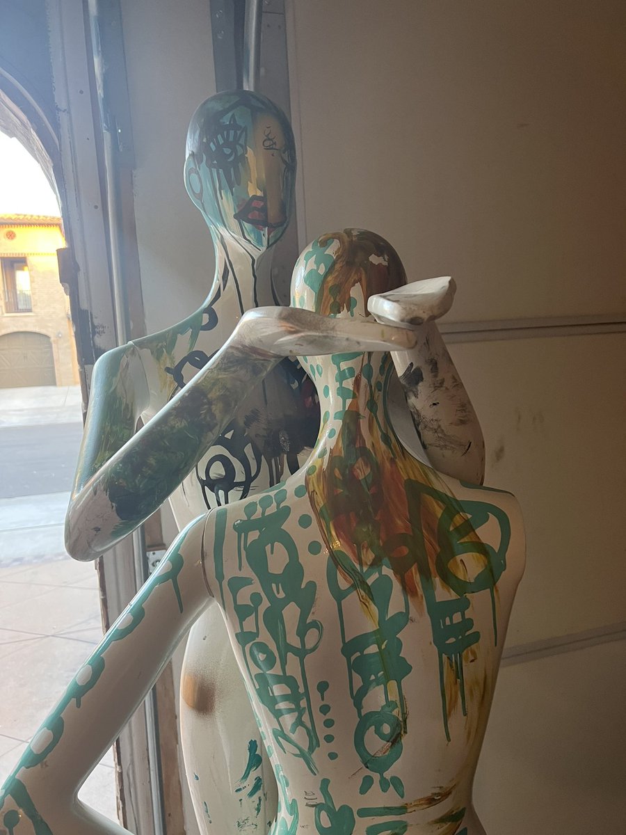 ✨✨Art #Giveaway These 2 lovelies need a new home. Pick-Up only - Los Angeles / OC / LA area. ❤️Tag 3 Locals / Follow <a href="/sabet/">sabet</a> / Retweet - one ☝🏾 person will get these two hand painted Sabet Origjnals irl. Remember physical pick up only! #sabet #originals