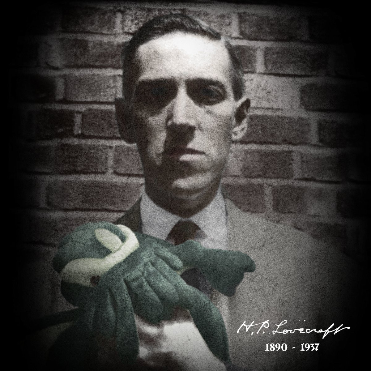 Remembering H.P. Lovecraft, creator of the Cthulhu Mythos, on the 85th anniversary of his passing.

"That is not dead which can eternal lie, And with strange æons, even death may die"

#cthulhu #callofcthulhu #cthulhumythos #hplovecraft