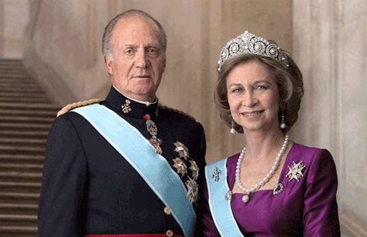 MiercolesRepubl's tweet photo. ¿Sabías que...? 

El abuelo del rey emérito, Alfonso XIII, fue un vicioso, mujeriego y adúltero, fue prolijo en amantes, tuvo hijos bastardos y trajo por el camino de la amargura a su esposa, la reina Victoria Eugenia.

 #VotaLaRepública https://t.co/aNXjy1ttH3