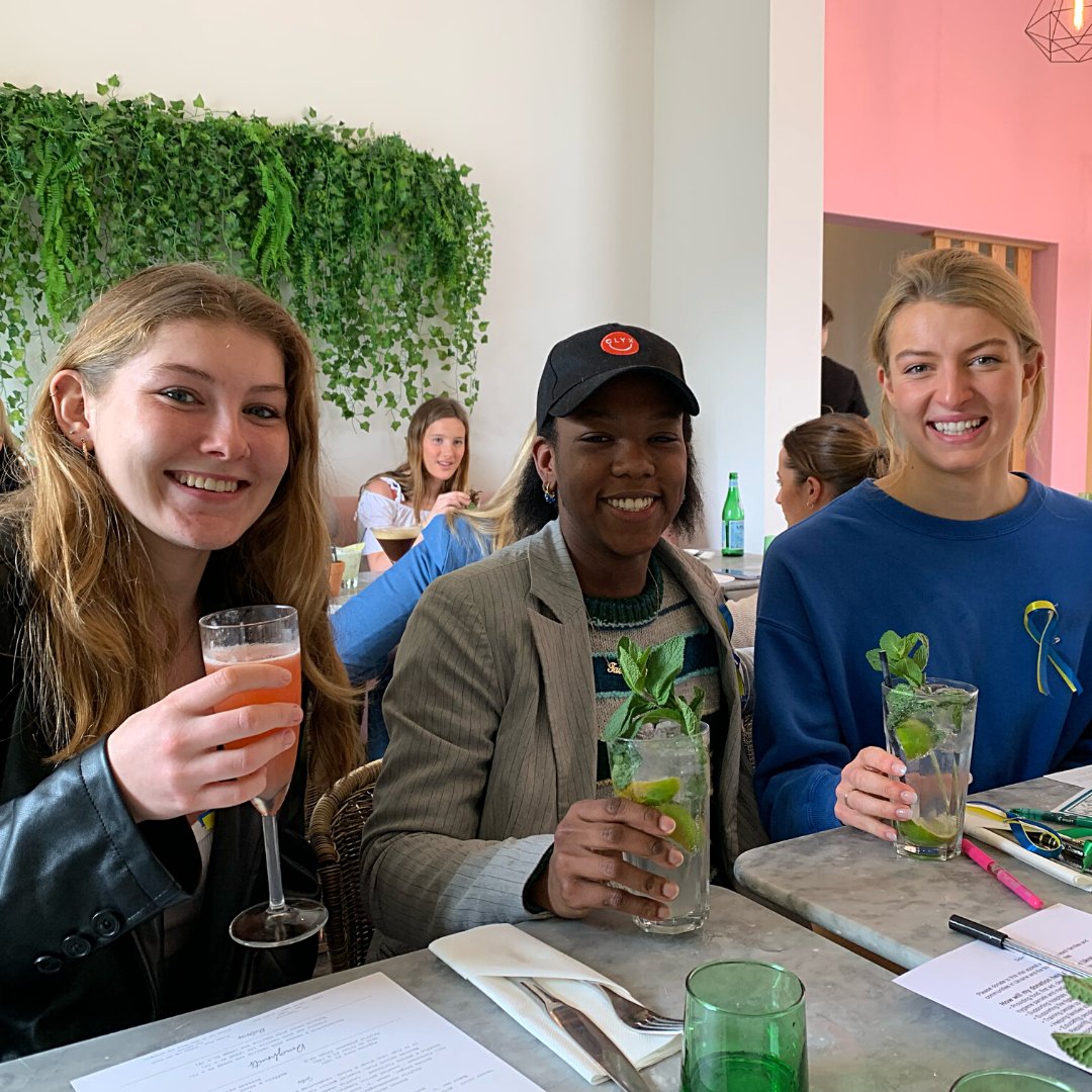 DowneHouse's tweet photo. #DHLinks had the pleasure of hosting a Bristol Alumnae Evening Meet-Up and Uni-meet Brunch Event in Exeter. Join Downe House Foundation to discover, reconnect and network with friends and colleagues and receive the latest Downe news and updates - https://t.co/JCS2pX96Pr https://t.co/cpBHcCtjEH