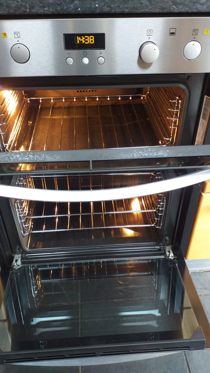 LeeEmmott1's tweet photo. Zanussi double oven in #halebarns for a repeat customer.
#ovencleaning #royton #shaw #chadderton #heywood #middleton #oldham #rochdale #ashtonunderlyne #saddleworth #manchester #mossley #failsworth https://t.co/cxSsSNdIC2