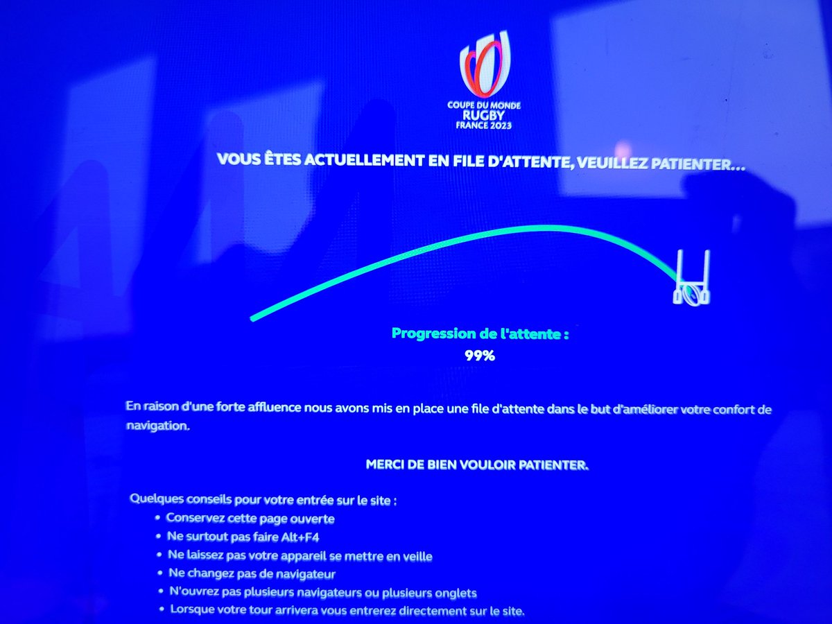 g_de_f's tweet photo. @France2023 Ça fait 15 minutes que je suis bloqué sur 99%. C'est normal? https://t.co/Gx4Yv5VPUO