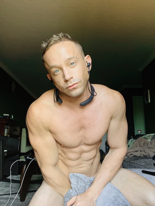 😜😘❤️ https://t.co/gLh1FlHuyU