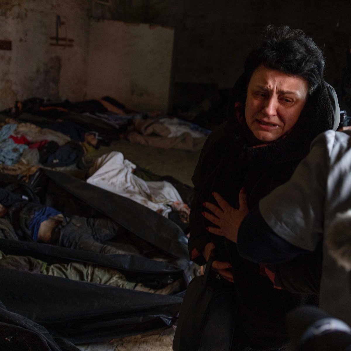Niclas Hammarström (@n_hammarstrom) on Twitter photo Yelena Drevai screams out her grief when she recognizes the tattoo on what is left of the body in the black plastic bag.
- Putin destroyed my son's body! How can he do this to us!
Her son German was only 22 years old when he was killed. 
On assignment for <a href="/Expressen/">Expressen</a> in Ukraine Yelena Drevai screams out her grief when she recognizes the tattoo on what is left of the body in the black plastic bag.
- Putin destroyed my son's body! How can he do this to us!
Her son German was only 22 years old when he was killed. 
On assignment for <a href="/Expressen/">Expressen</a> in Ukraine