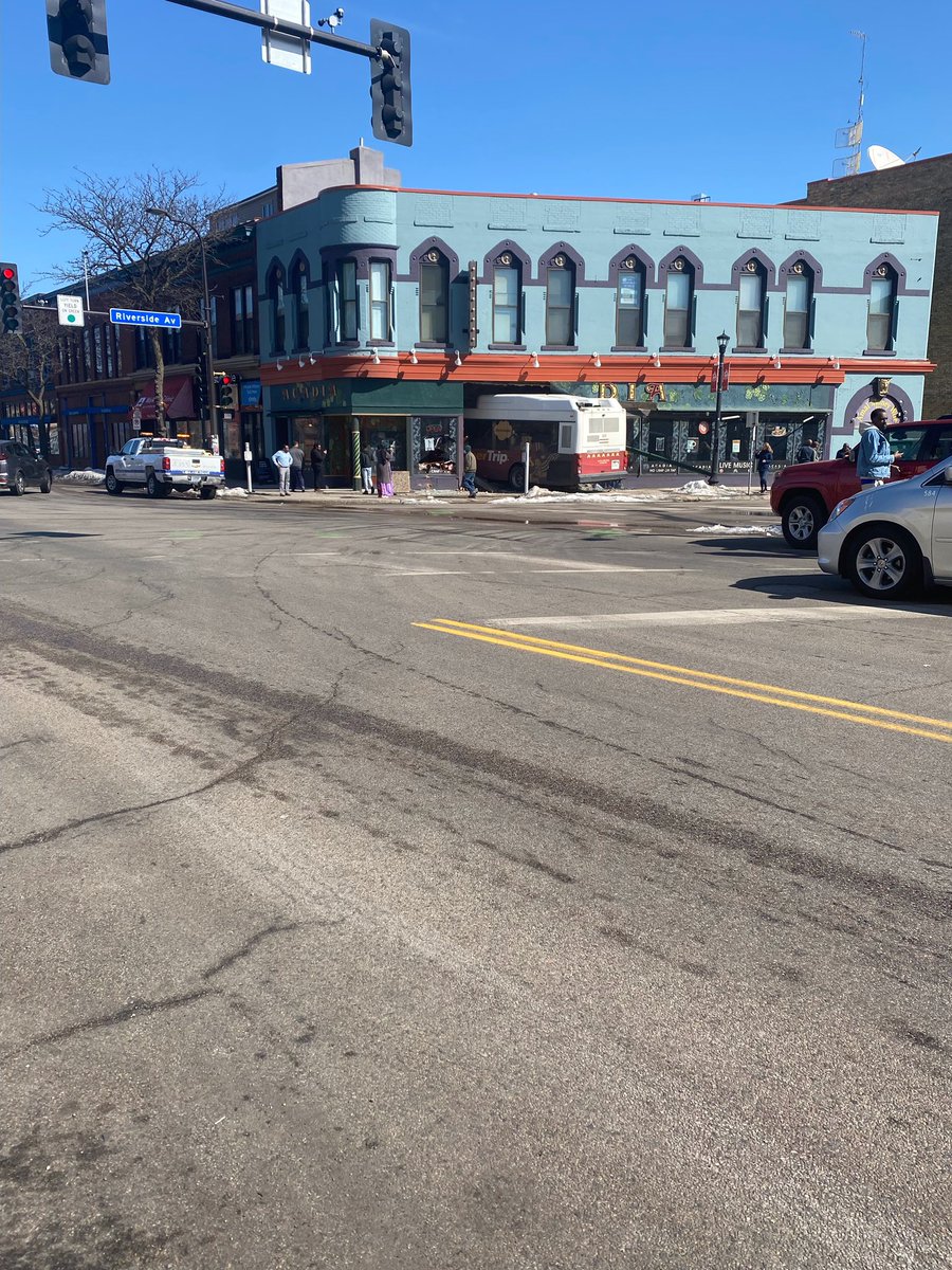 mikerezradio's tweet photo. Not good. My son just witnessed a U of M bus crash into Acadia. He stayed and said no injuries and the two employees inside are good. https://t.co/tNHANRP8EB