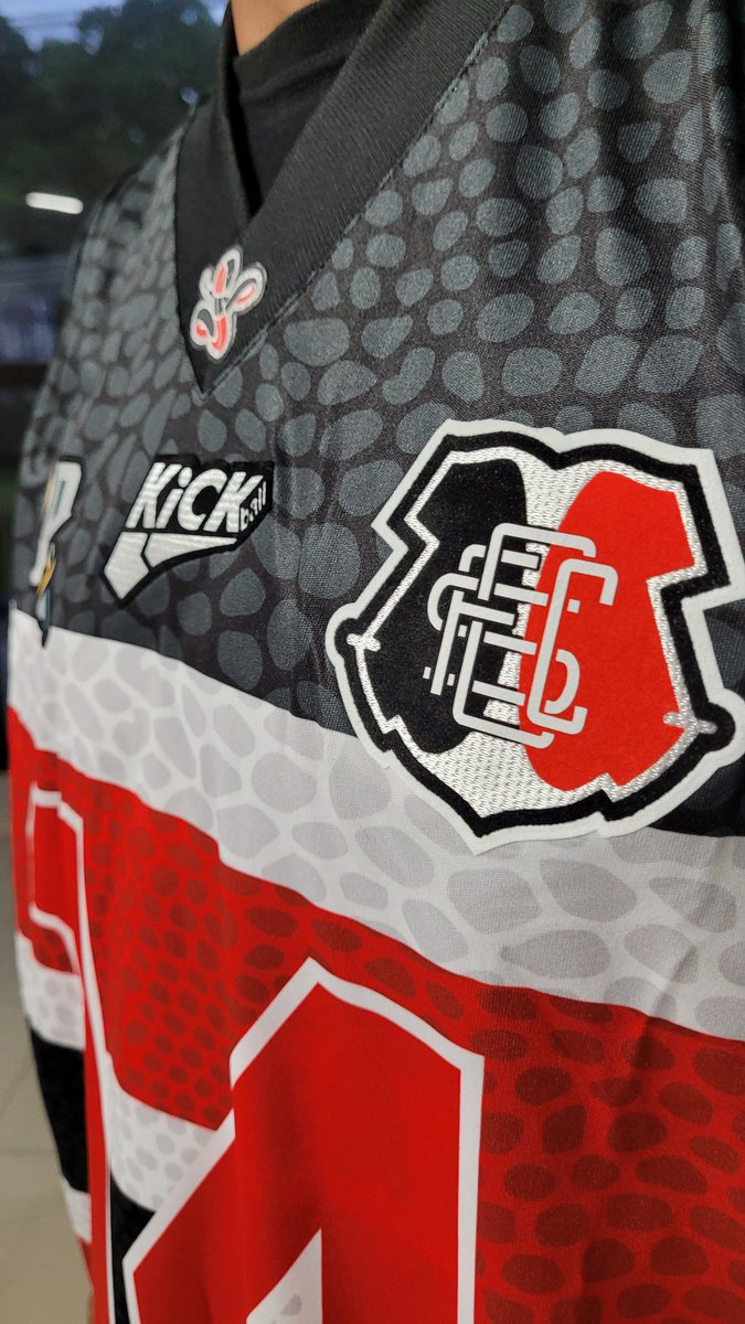 SCPiratesFA's tweet photo. Detalhes da nossa camisa coral.. tá incrível!! Tem interesse em adquirir a sua? Deixa aí um "Eu quero" nos comentários que entramos em contato 🔥 https://t.co/wen7uQigi6