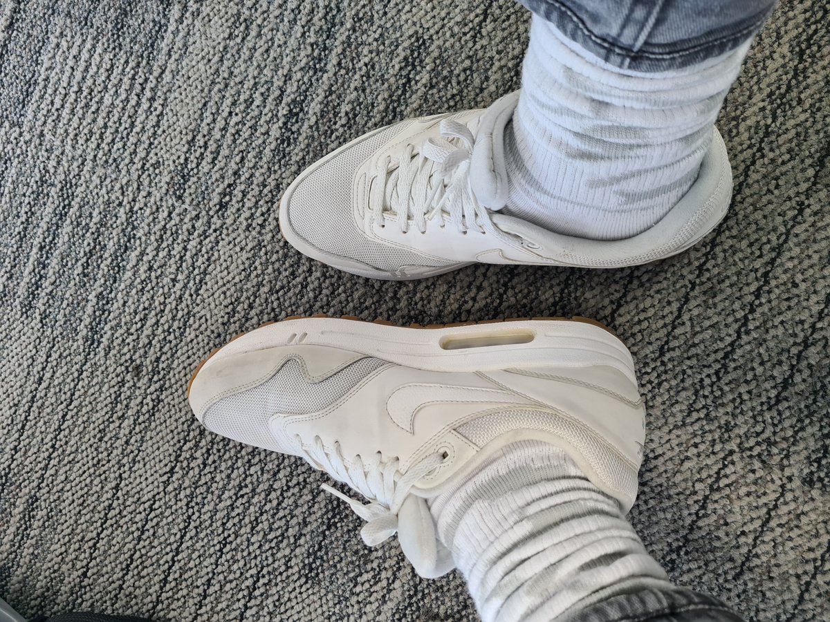 AldousMalvin's tweet photo. Got me some Air Max OOTD going on at the office🔥✅and my Air Max 97 chilling @CuteSneaker 👟

There's a lot more where it came from, not just Sneakers but a great community ➡️https://t.co/QZDa0uQ7Ks

#NFT #NFTs #NFTCollection #NFTCommunity #nftcollector #nftart #NFTartists https://t.co/JHrwu4y9b1