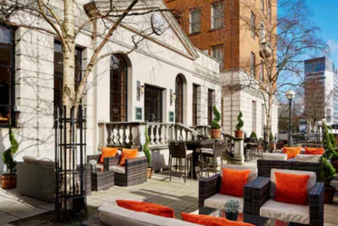 Healing_Paws_GR's tweet photo. This Mother's Day, Healing Paws Animal Rescue are delighted to offer this wonderful overnight stay with breakfast for two people at the lovely Birmingham Marriott Hotel with a Health &amp; Beauty Spa.

Follow the link to enter our newest fundraiser! 🐶

https://t.co/IdgS9k1MF5 https://t.co/EI7EyJ7ePy