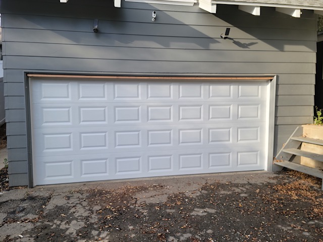 GarageCastleic's tweet photo. Here's a Clopay Garage Door fully Insulated white door, no windows, short panel installed in Fallbrook, CA! #garagedoors #garagedoorinstall #garagedoorrepair https://t.co/cI2zVW0rZ3