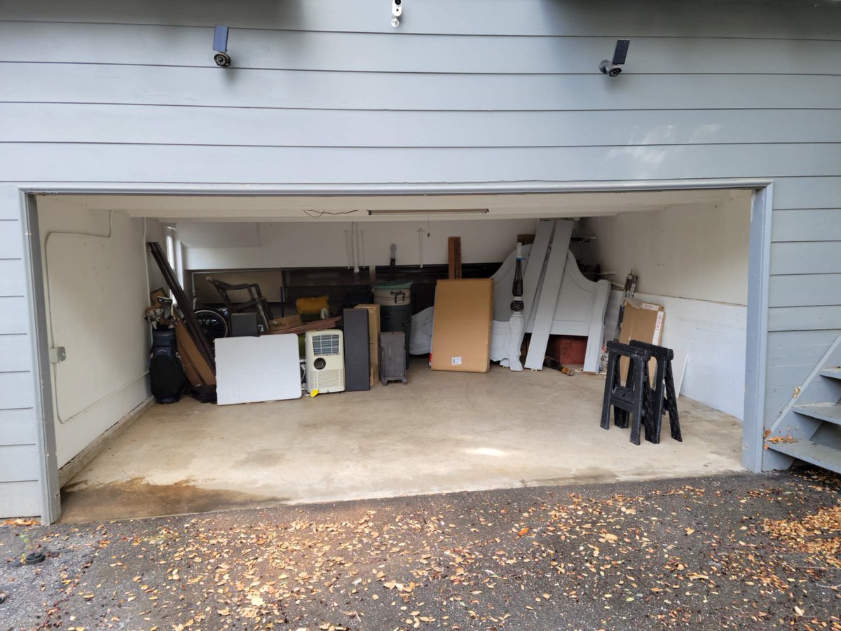 GarageCastleic's tweet photo. Here's a Clopay Garage Door fully Insulated white door, no windows, short panel installed in Fallbrook, CA! #garagedoors #garagedoorinstall #garagedoorrepair https://t.co/cI2zVW0rZ3