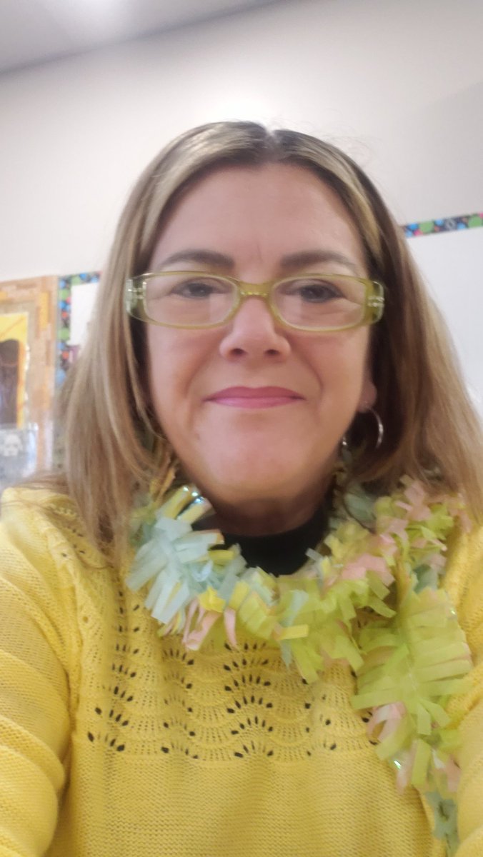 T_Giles178's tweet photo. #teacherlife! Waiting for my students to get caught up with Romeo and Juliet! https://t.co/rl0HGUtUnC