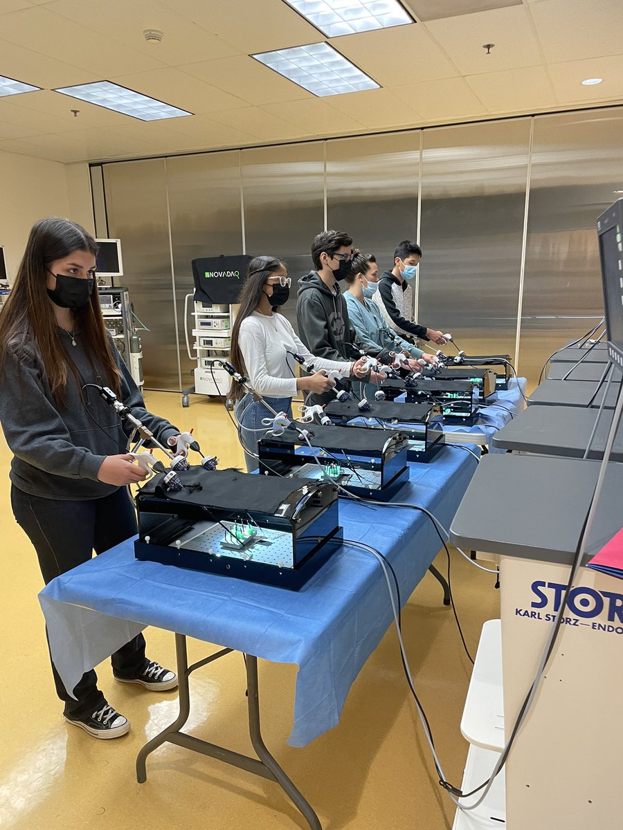 UciCenter's tweet photo. Our Outreach program continues to inspire young high school students to pursue a career in medicine. We are happy to invest in the next generation of surgeons and engineers! https://t.co/0hdYZAc5ah