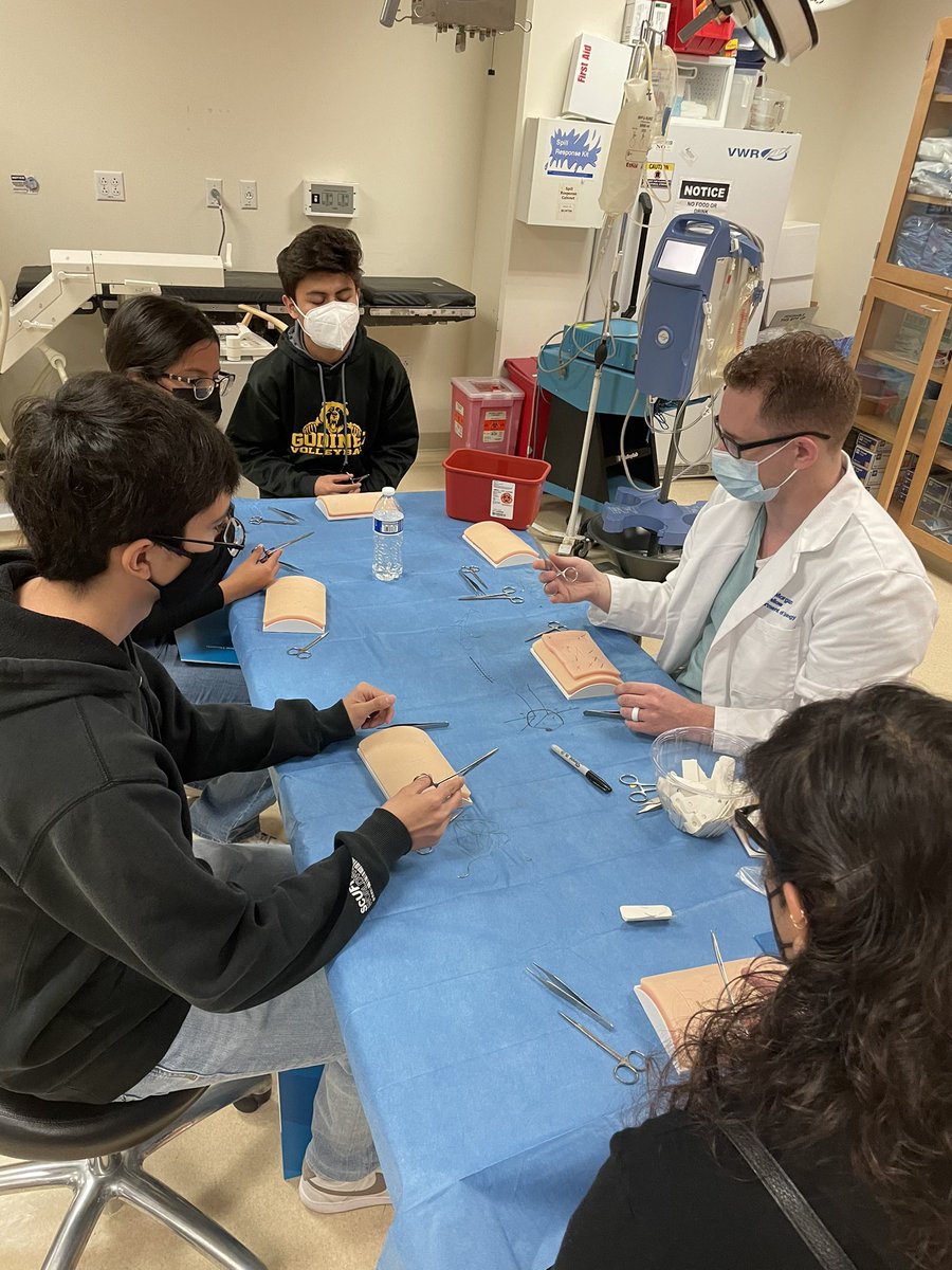 UciCenter's tweet photo. Our Outreach program continues to inspire young high school students to pursue a career in medicine. We are happy to invest in the next generation of surgeons and engineers! https://t.co/0hdYZAc5ah