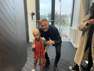 ¡Nicky Byrne ha vuelto a casa! FN6IlzTXIAAIw7f?format=jpg&name=360x360