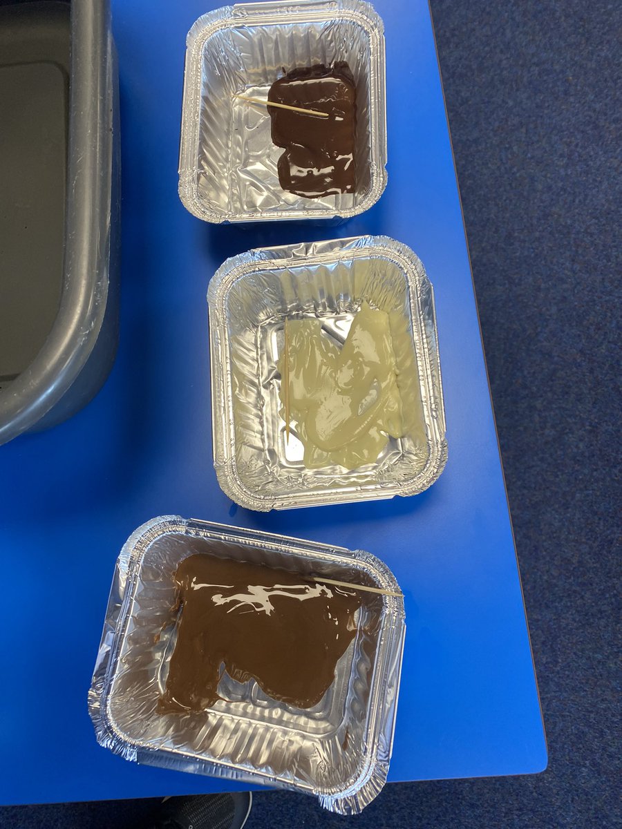 MissHOwens's tweet photo. Can materials change state? Yes… Yes they can! #statesofmatter #solidsliquidsgases #melting #solidifying #reversiblechange #superscience @stobhillgate https://t.co/P5q5UUvMJK