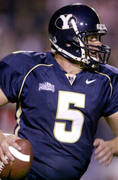 ByuPlayer's tweet image. Bret Engemann, 99-02. 6'4" 235lbs QB Provo UT

With prototypical QB size and a rocket arm, the hometown kid passed for 2230 yards and 9 TDs in an injury plagued career

His best game came on 8/29/02 vs Syracuse with 424 total yards and 4 TDs

#BYUFootball #HisSonWillBeAStarQBToo