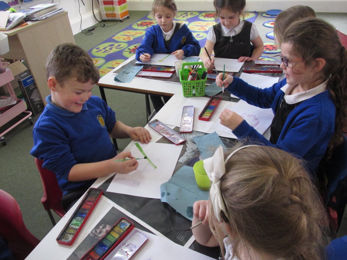 What a wonderful art week so far! Observational drawing and painting using different media- watercolours, oil pastels and even the computers! Well done year 1, your purple flowers look amazing!