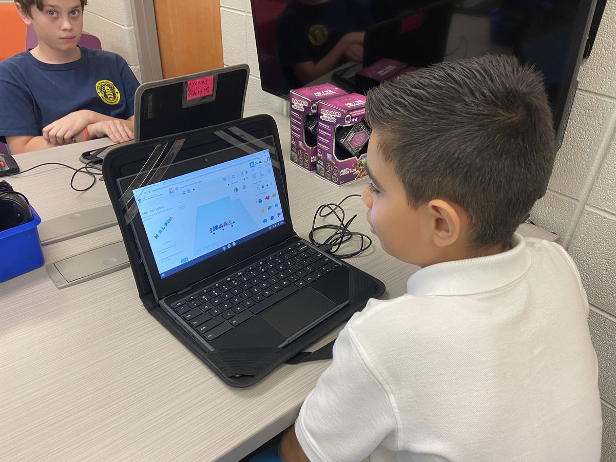 <a href="/clpoiroux/">Casey Poiroux</a> 5th graders used <a href="/tinkercad/">Tinkercad</a> to design 3D keychains <a href="/CollierES/">Collier Elementary</a> #BeeTheImpact #LearningLeading #FinishStrong