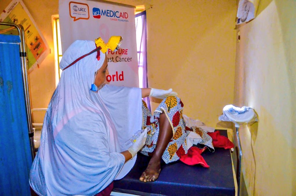 MedicaidcfP's tweet photo. The outreach started off with a town hall meeting with the #RuralWomen to educate and create #awareness on #Cancer, followed by #FreeBreast and #CervicalScreening by @MedicaidcfP, Food Demonstration, Deworming of Children, Vitamin A Supplementation and a host of others. https://t.co/focshTqN0w