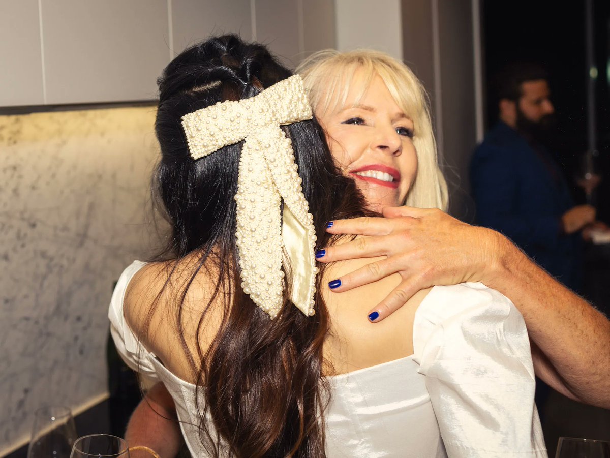 KimCameronMusic's tweet photo. A night of celebration with lovely women and a bride to be. 👰♂️
#bride #bridalparty #kimcameron #onlyinmiami #winetasting #bestparties #beachlife #beachlifestyle #thatshowwerole #intothenight #girls #girlsnight #girlsjustwannahavefun #partynigth #besttimes https://t.co/BLxAn4vtBg
