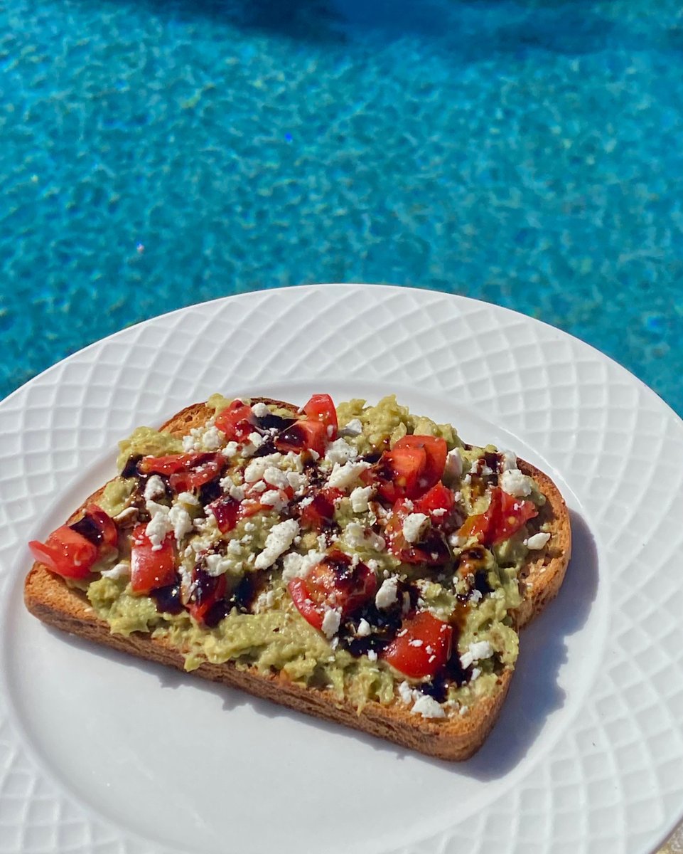Avocado toast using our Smashed Avocado- topped with cherry tomatoes, feta cheese and balsamic glaze 🤤 🥑 

#earnesteats #breakfastgoals #breakfastinspo #superfoods #avolove #sandiego #goodvibes #avotoast #healthyeating