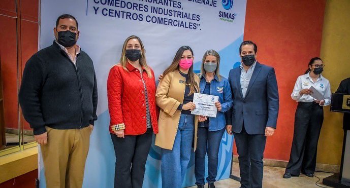normaltrevino's tweet photo. Creando conciencia sobre la importancia del cuidado del agua, el drenaje y las obligaciones legales a restaurantes y comedores con importante plática.
Cuidemos el agua 💦 https://t.co/cjAEPje9nz