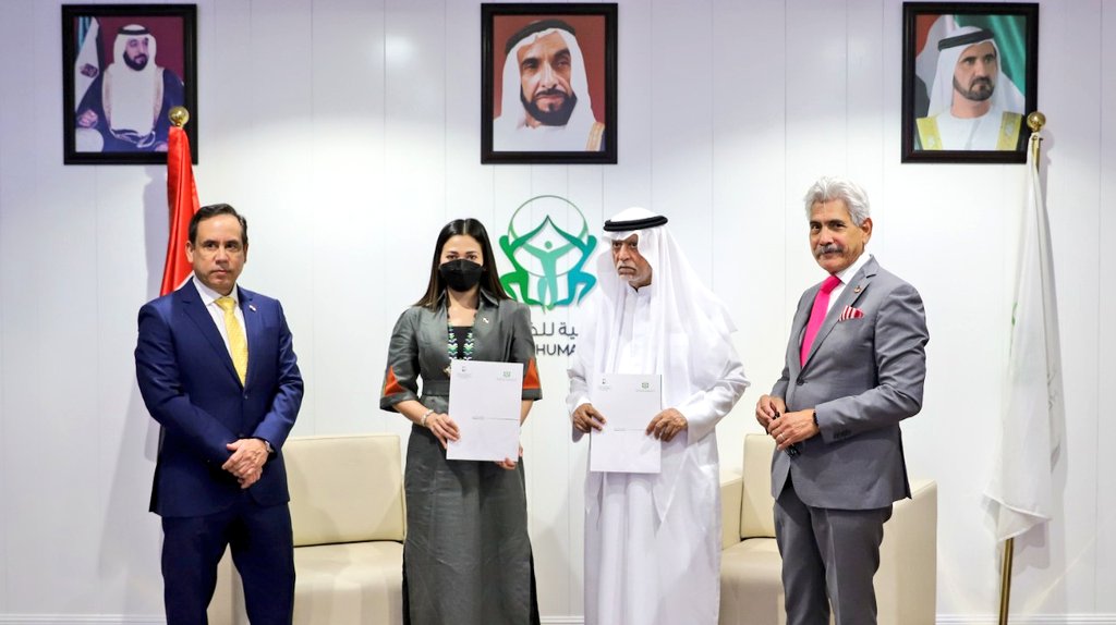 MinGobPma's tweet photo. El Gobierno Nacional apuesta por atraer a la empresa privada en esta segunda fase del Hub Humanitario de Panamá para potenciar su importancia en la región. 
#PanamáSaleAdelante https://t.co/OCSRB6thKC