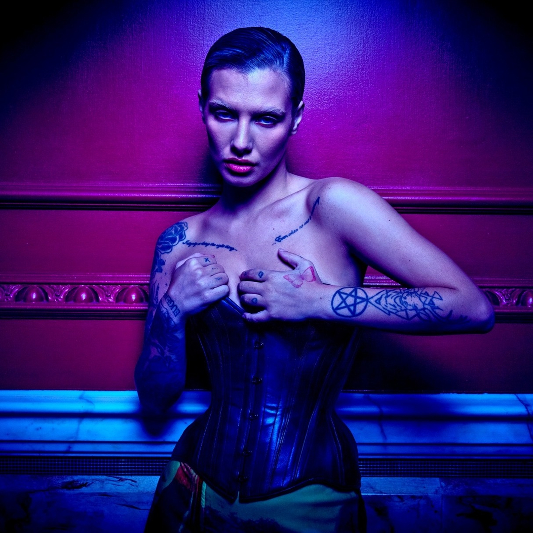 Introducing “Coryn Blue #1”  featured as part of my creative in residence exhibition for <a href="/andazlondon/">Andaz London Liverpool Street</a> ​​​​​​​​​​​​​​
​​​​​​​​
Available online - link in ​​​​​​​​bio.​​​​​​​​​​​​​​​​
st