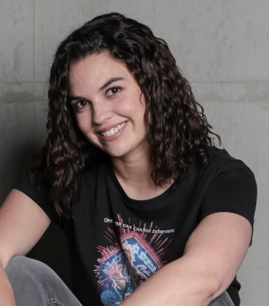 lezwatchtv's tweet photo. The https://t.co/cJehkv4U1u character of the day is Macarena Correa from "Edificio Corona" #lwtvcotd #EdificioCorona https://t.co/xq8evZU9QC https://t.co/WrtvvhioYq