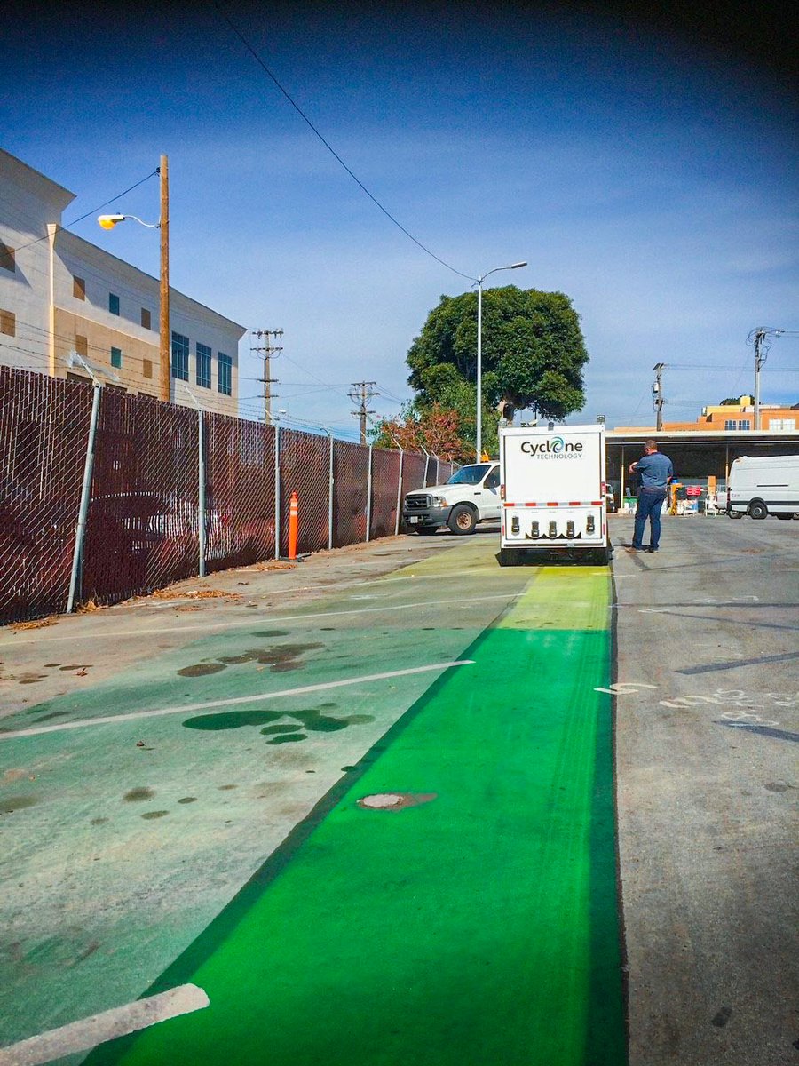 CycloneTech's tweet photo. The CY5500 can rejuvenate paint back to its original color and brightness. 

From dirt build up your paint lines can start to look dingy and faded. In one pass your lines will look brand new! 

Get a quote today! https://t.co/XeENFW3eCY 

#painrejuvenation #pressurewashing https://t.co/BBkkYObXuL