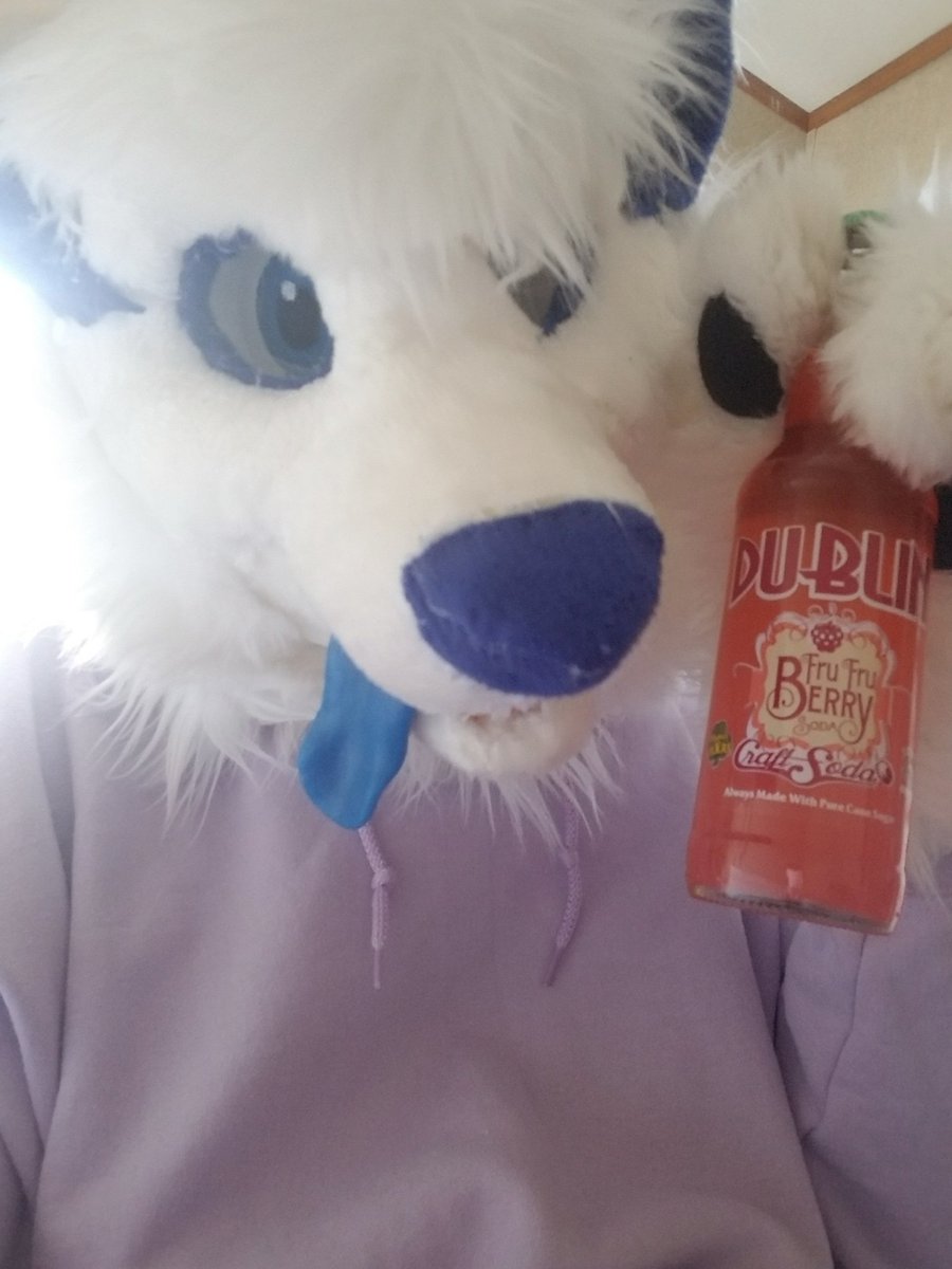 moralefox's tweet photo. Pink is power bois <3 dont resist it https://t.co/Fy7tOgUMGX