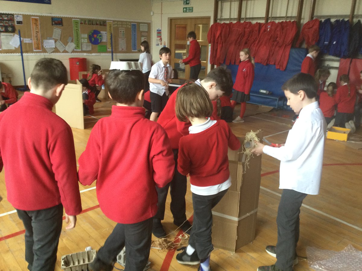 UplawmoorPS's tweet image. After talking about how Mars is one of the most extreme environments imaginable, P5-7 were challenged to end their day of science by creating an extreme habitat and then an extremophile that could survive in it. @ScienceWeekUK #BSW22 #ERCSTEM