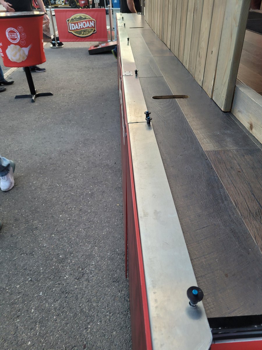 JergensInc's tweet photo. Check out our Kwik-Lokยฎ๏ธ Pins being used in @IdahoanFoods #MashedInAmericaTour Fan Zone at the Las Vegas Motor Speedway for the Pennzoil 400! ๐ฅ๐ https://t.co/JBYLgXue7j