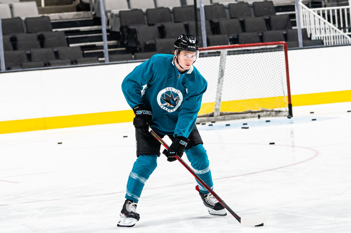 SanJoseSharks's tweet photo. .@jleno09 hittin' the ice this AM! https://t.co/CVeQpmnDT8