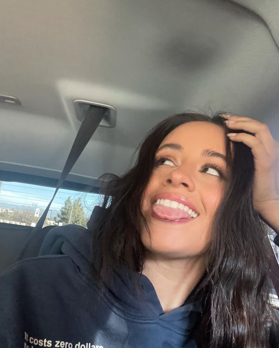 Camila_Cabello's tweet photo. Rawr :3 XD https://t.co/D2u3BvJIJ5