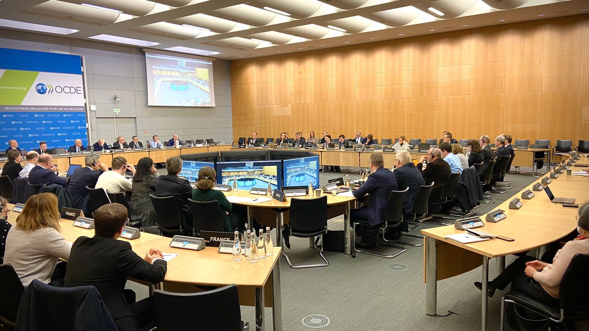 Great to see a full house 🌏 back at OECD HQ 🥂— for meetings 🤝 of Senior Budget Officials, the working party on 💸Financial Management &amp; Reporting and Green 🌳Budgeting Collaborative 🥳 #SpendingBetter