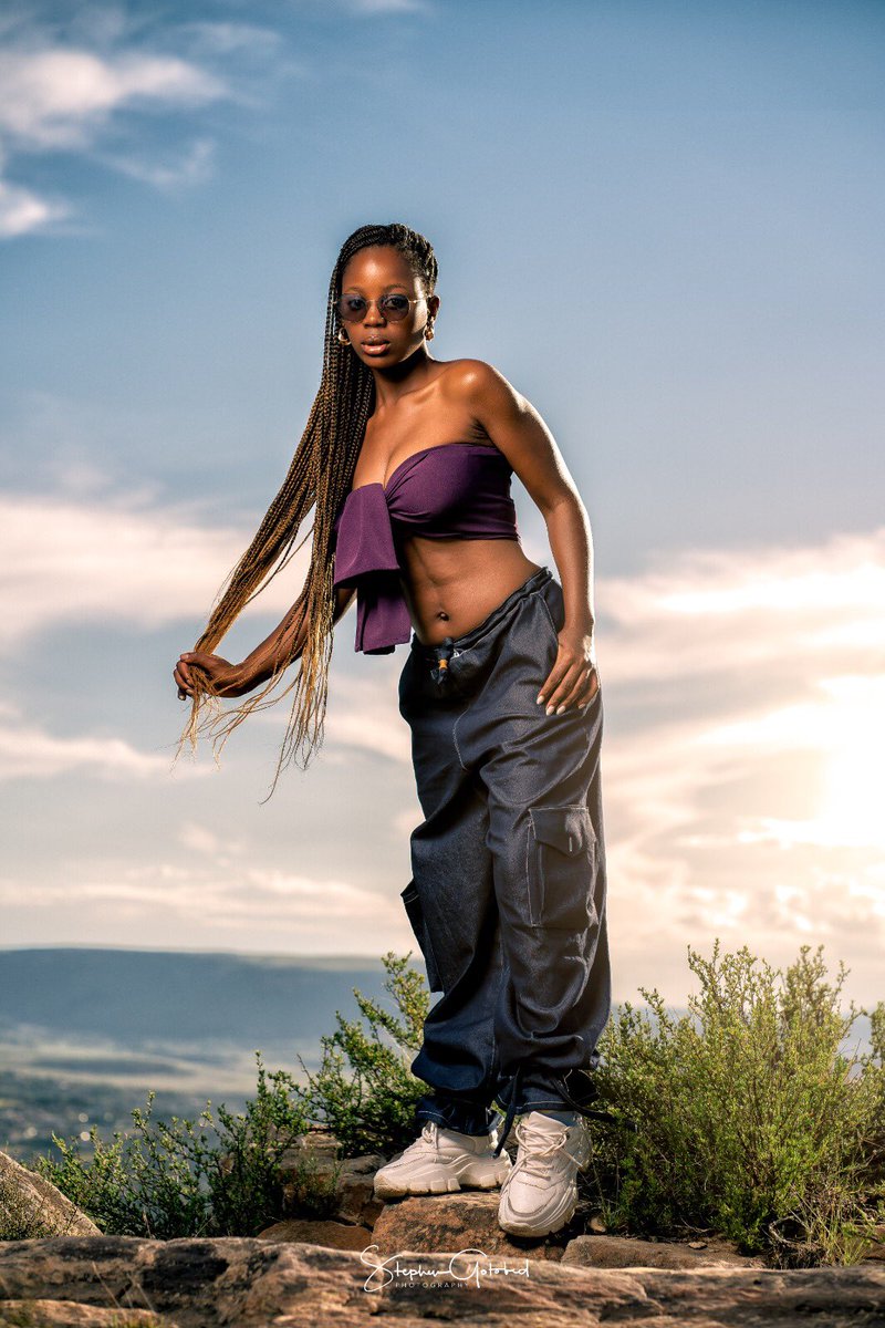 misspurple's tweet photo. Made these baggy cargo pants inspired by the modern streetwear vibe of the @AzukiZen ✨
Been chickening out of these for forever but now here we are, I am obsessed with how they turned out 😉

#AzukiZen #IKZ #AzukiFashion #NFTFashion https://t.co/nudOsJTBJU