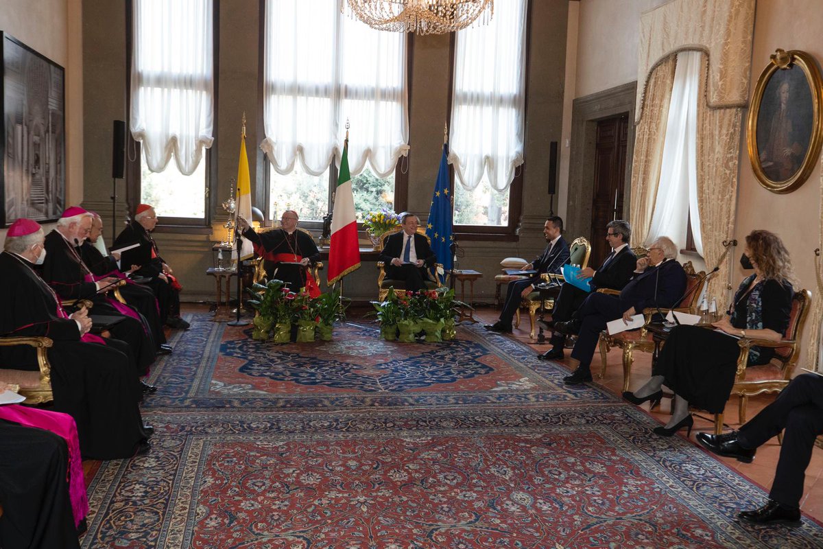 ItalyMFA_int's tweet photo. FM @luigidimaio participated in the Ceremony for the 93 anniversary of the Lateran Treaty and 38 anniversary of the Agreement amending Concordat between Italy and the Holy See, in the presence of President of 🇮🇹 Republic Sergio #Mattarella and highest offices of 🇮🇹 State and 🇻🇦 https://t.co/9qPHZ3LEnc
